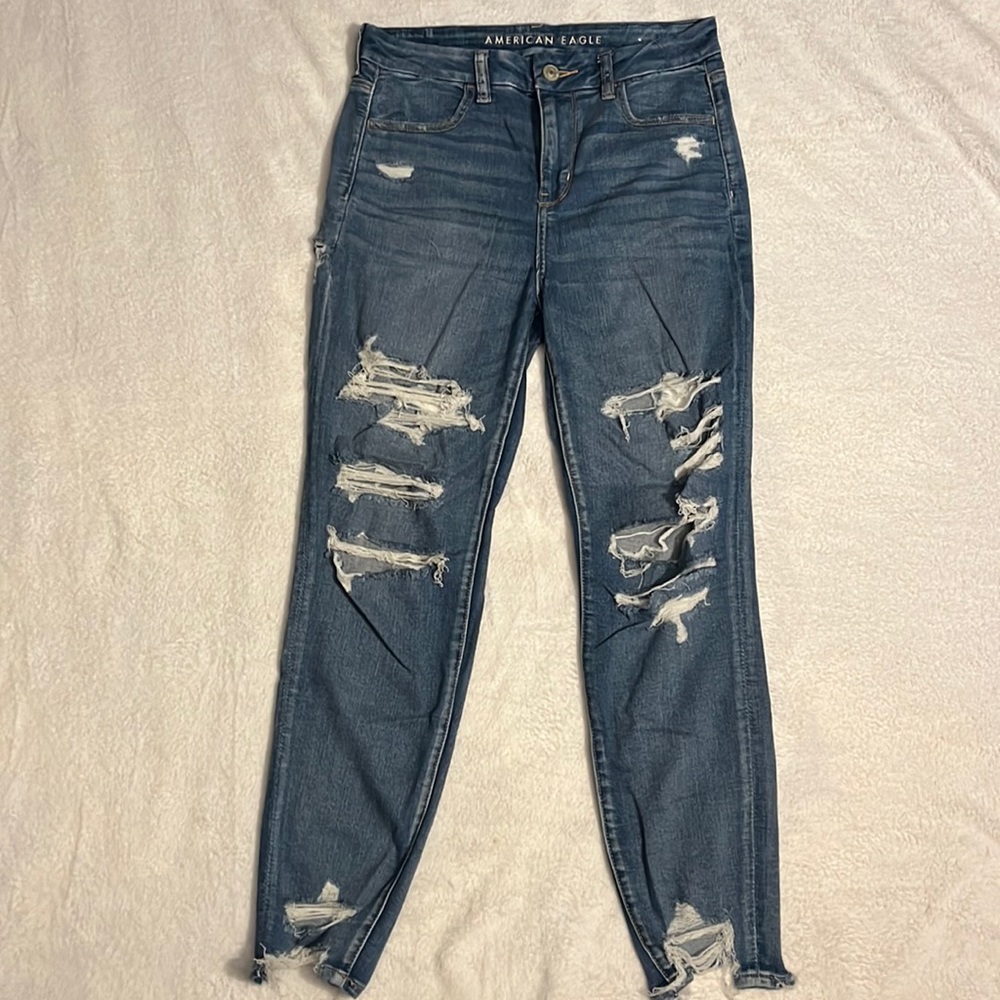 American Eagle Outfitters / Size 6 - Next Level Stretch / Blue Ripped Jeans